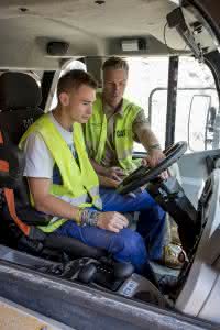 Im Zuge der  Ausbildung werden auch verschiedene Arbeitseinsätze geübt, mit denen die Maschinisten im Arbeitsalltag konfrontiert sind. (Foto: Zeppelin)