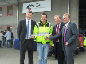 Bei der Standorteröffnung in Potsdam (v.l.): Nils Gagzow (Vertriebsdirektor WeGo Nord-Deutschland), Benjamin Einicke (Verkaufsaußendienst WeGo Express Pots-dam), Torsten Bard (Geschäftsführer WeGo Systembaustoffe), Olaf Marbach (Niederlassungsleiter WeGo Berlin). (Abb.: WeGo)