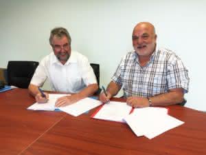 Martin Probst, Geschäftsführer und Eigentürmer Probst GmbH (links) und Jean Marie Schuster, Geschäftsführer und Eigentümer EMI Matériel (rechts). (Abb.: Probst)