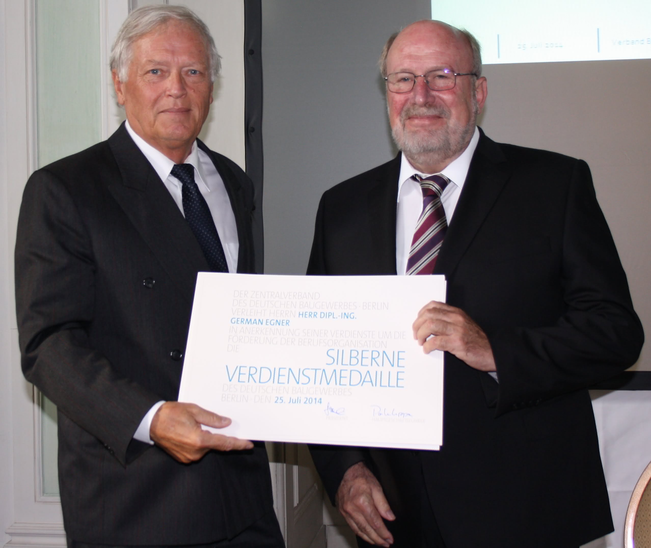 Ehrung Egner durch Loewenstein
