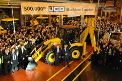 Krane + Hebebühnen: JCB: Baggerlader Nr. 500.000