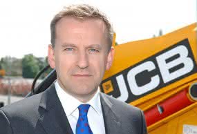 Bagger und Radlader: JCB: Macdonald folgt Alan Blake als CEO Bagger und Radlader: JCB: Macdonald folgt Alan Blake als CEO