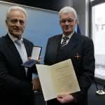 Logistik-Dienstleister: BGL-Legende Hermann Grewer mit Verdienstkreuz 1. Klasse ausgezeichnet DR._PETER_RAMSAUER_+_HERMANN_GREWER