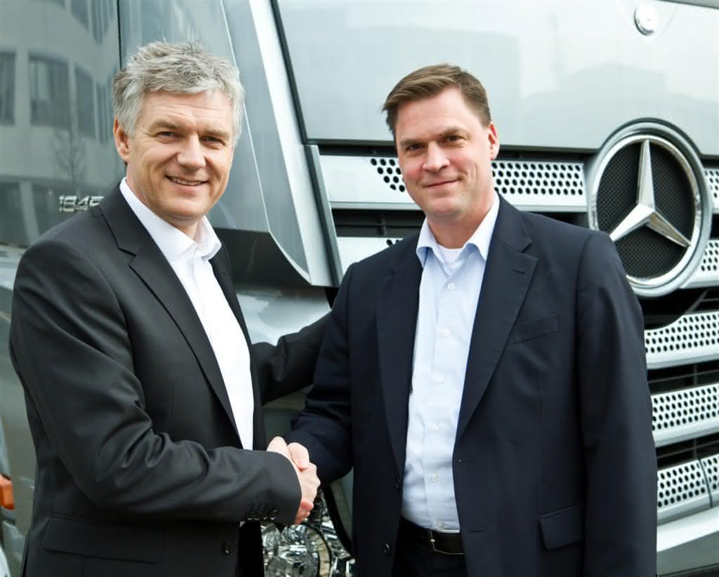 Nutzfahrzeuge: Daimler FleetBoard hat einen neuen Chef Dietrich Müller (rechts) übernimmt die Geschäftsführung von Ralf Forcher (links) beim Telematik-Anbieter Daimler FleetBoard