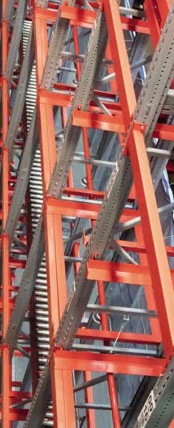 5,700 pallet spaces