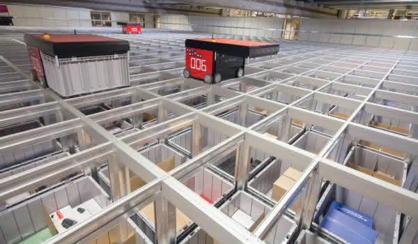 Storage- and racking systems: Ten nimble robots in action AutoStore warehouse