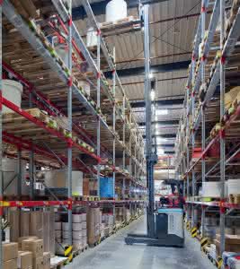 Stapler & Komponenten: 33 Stapler sichern 24-Stunden-Lieferservice Distributionslager