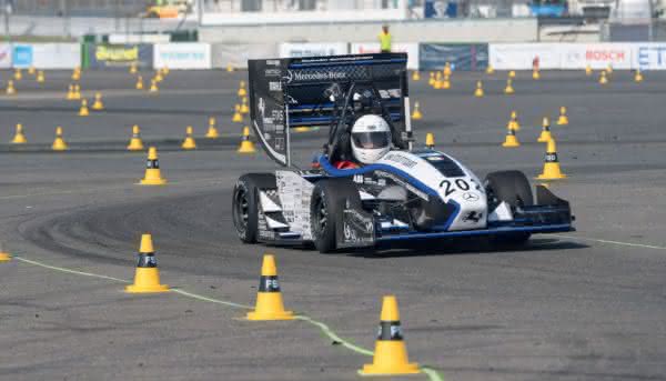 Racing car