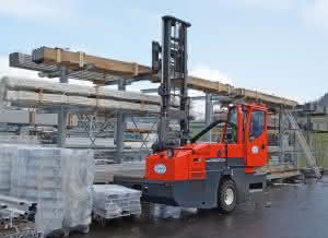 4-way stacker C5000SR - Photo: Combilift