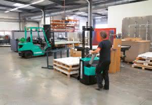 Forklifts & Components: A fleet of vehicles as desired Teamwork