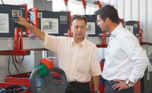 Walter Ferstl (left), Plant Logistics Planner at Audi, with Harald Scherleitner, Head of Division, Fronius Perfect Charging