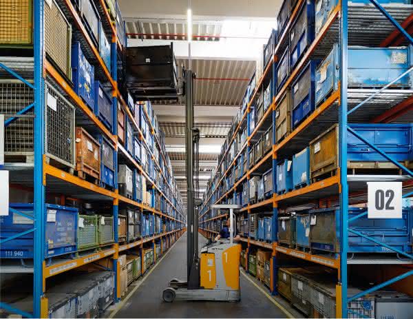 Storage- and racking systems: Metamorphosis: From furniture factory to finished goods warehouse Photos: Nedcon