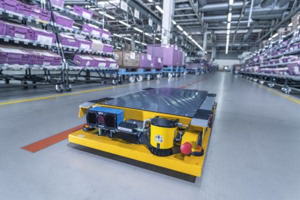 Lager- & Kommissioniertechnik: BMW stellt vor: Die Logistik der Zukunft Smart Transport Robots