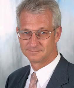 Dr. Roland Thumm
