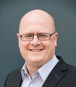 Editorial Materialfluss 7/16: Machen, nicht quatschen... Martin Schrüfer, Ltd. Chefredakteur Materialfluss, LT-manager