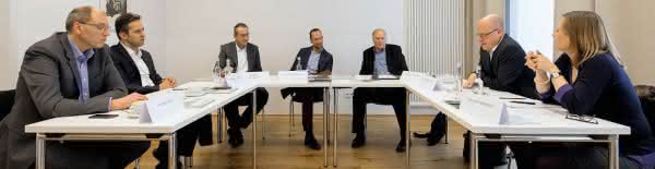 Round Table