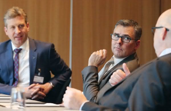 Lager- & Kommissioniertechnik: Materialfluss Round Table: Wir sind Systemjongleure Foto: Sebastian Gabsch