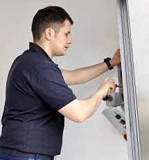 Mitarbeiter von externen Facility-Management- Unternehmen 