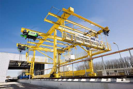 Krane & Komponenten: High-Tech Portalkran für die Spitzenforschung Stahl CraneSystems GmbH