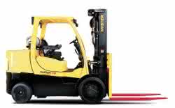 Stapler & Komponenten: Hyster schneidet Stapler für die Papierindustrie auf Maß Kompakte Gabelstapler