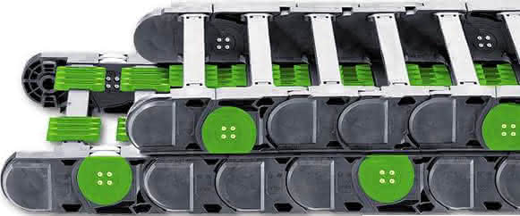 Energiezuführung/Motoren/Antriebe: Innovative Energie für die Intralogistik von igus System P4