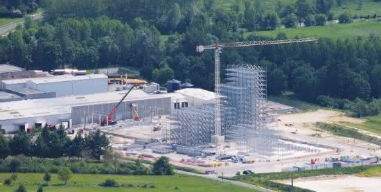 Lager- & Kommissioniertechnik: Une Solution en Français Hochregallager
