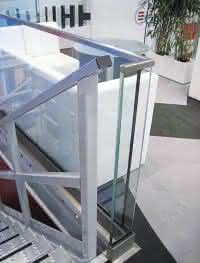 Glasgeländer 