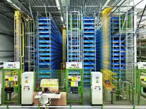 Durch das automatische Tablar- und Behälterlager profitiert Blässinger von produktiveren Abläufen, verringerten Bestandsmengen, einer höheren Lieferqualität und mehr Wirtschaftlichkeit. 