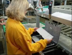 Logistik-Dienstleister: Massenware individuell konfigureren, mit Re-Customization Kosten sparen, Outsourcing mit LGI LOGISTICS GROUP INTERNATIONAL