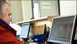 Fördertechnik & Komponenten: EHB statt Stapler, Getränkelogistik mit ausgeklügelter Fördertechnik sichert reibungslose Abläufe
