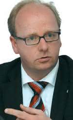 Lager- & Kommissioniertechnik: materialfluss ROUND TABLE: Planung und Beratung beim Bau einer neuen Logistikanlage