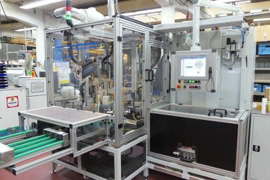 Roboterbestückungsanlage