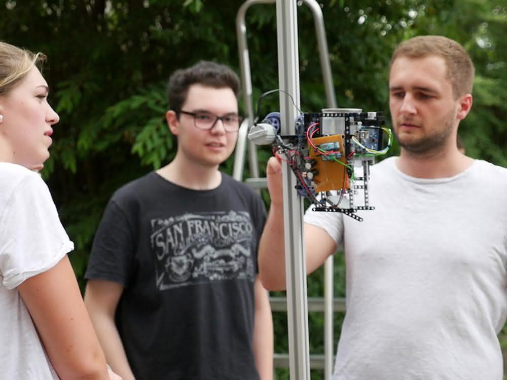 Schunk climbing robot