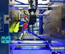 Entnahme per Linearroboter Entnahme per Linearroboter