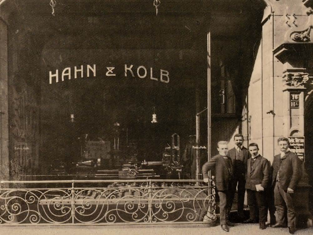 Hahn+Kolb was founded in 1898 by Herrmann Hahn and Adolf Kolb as a small trading company in Stuttgart. Foundation of Hahn+Kolb in 1898