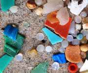 Mikroplastik an Frankreichs Atlantikküste. (Bild: Fraunhofer UMSICHT/Leandra Hamann) Mikroplastik im Sand