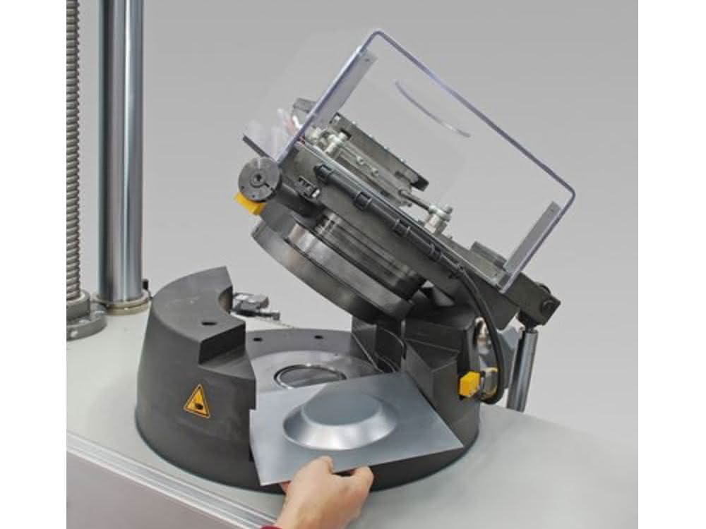 Non-contact strain measurement Non-contact strain measurement