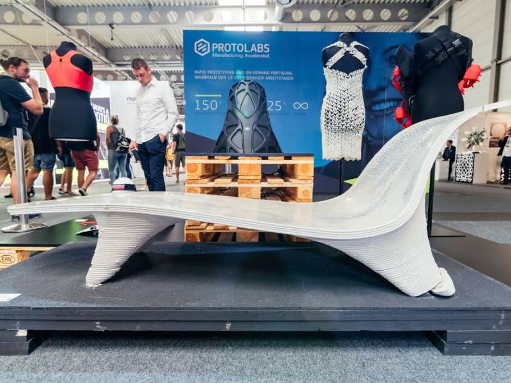 Invites you to linger: a lounger from the 3D printer. (Image: Messe Erfurt)