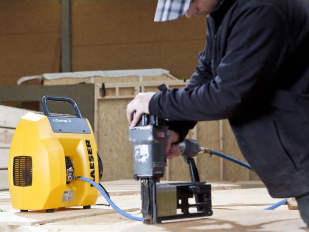Portable piston compressor