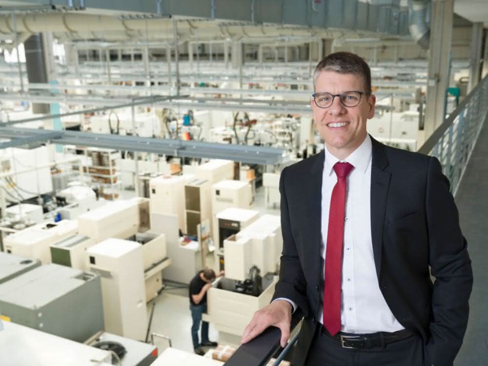 Dr. Jochen Kress, Managing Partner of Mapal, is delighted with the company's good results.