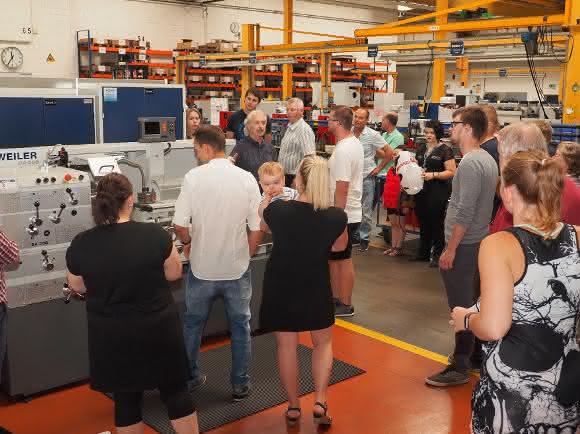 Guided tours of the production halls