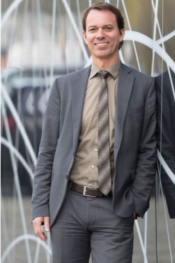 Professor Dr.-Ing. Thomas Bergs Professor Dr.-Ing. Thomas Bergs