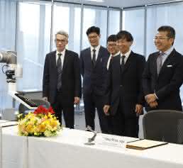 Omron and Techman Robot cooperate on collaborative robots