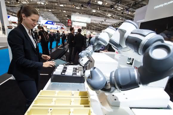 Fachverband VDMA Robotik + Automation meldet Rekordumsatz und zeigt auf der Automatica 2018 erstmals einen OPC UA Demonstrator.