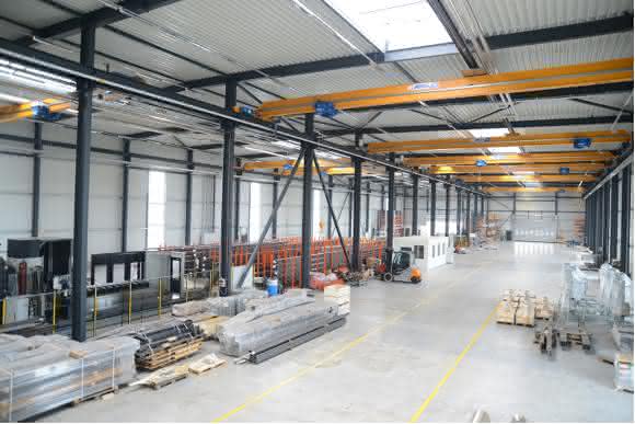 Angle new-build hall