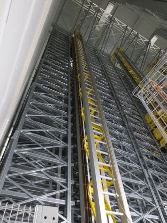 High-bay warehouse
