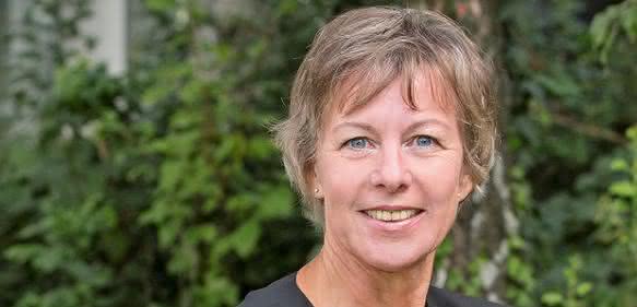 Petra Born, Editor-in-Chief handling