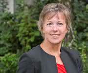 Petra Born, Editor-in-Chief handling