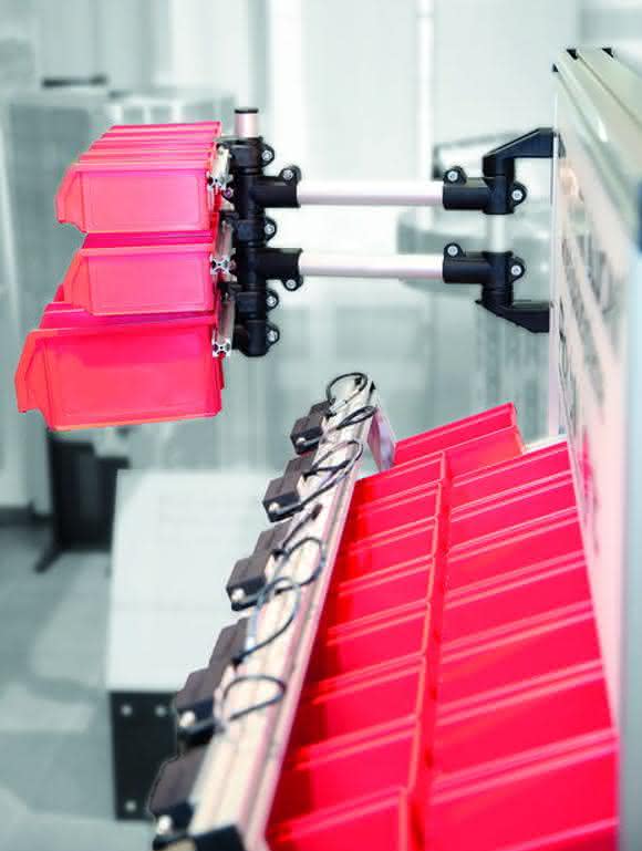 Gripper shells and containers