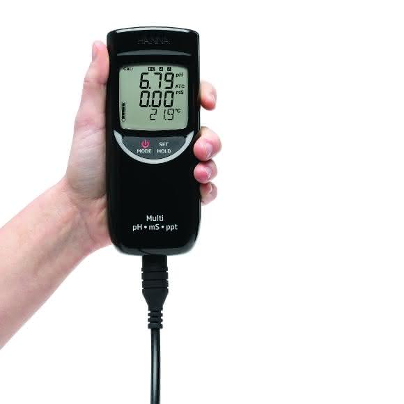 Nur wenige Sekunden dauert die Bestimmung des gewünschten Parameters mit den neuen Handmessgeräten der HI99er-Reihe von Hanna Instruments. (Bild: Hanna Instruments) Nur wenige Sekunden dauert die Bestimmung des gewünschten Parameters mit den neuen Handmessgeräten der HI99er-Reihe von Hanna Instruments. (Bild: Hanna Instruments)